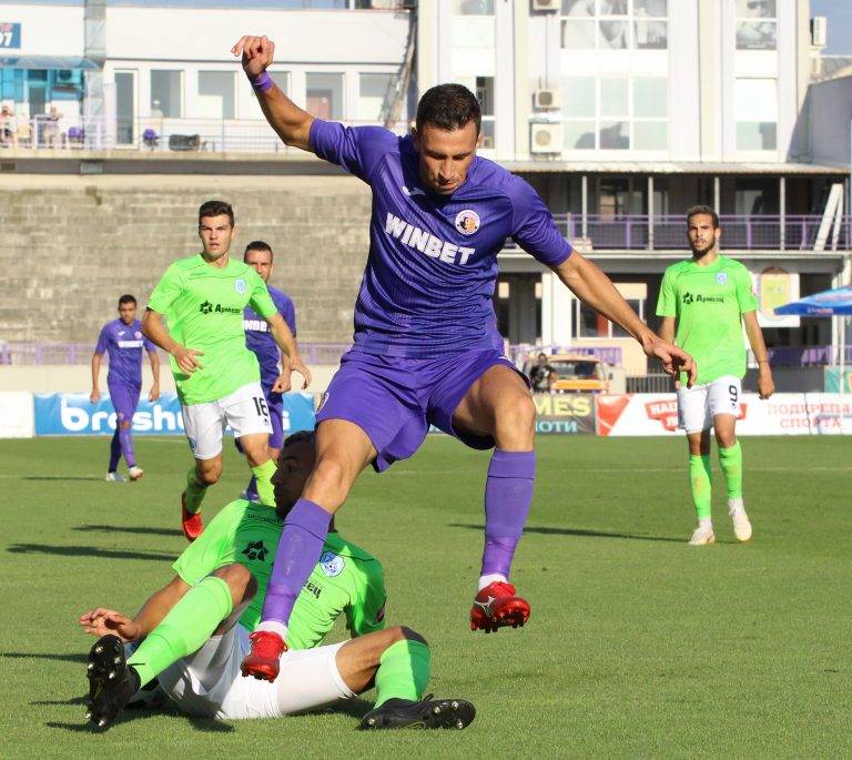 Горещи новини | “Етър” с пореден мач навън без гол и точка