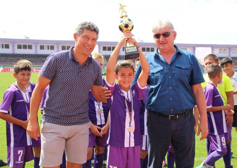 Спорт | Етърци втори на турнира “Трифон Иванов”,  столичният “Левски” спечели надпреварата