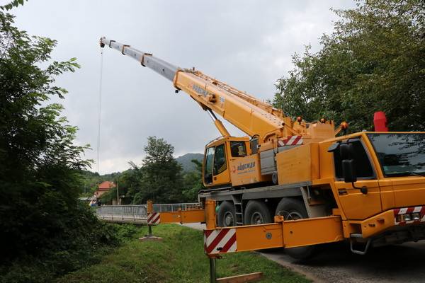 Общество | Отново почистват от наноси коритото на р. Белица