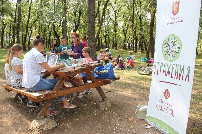 Култура | Около 20 деца превърнаха Света гора  в огромно ателие за изкуство (снимки)