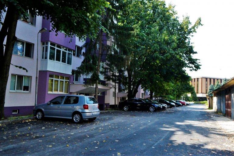 Общество | Разработват обща концепция за облагородяване  на междублоковите пространства в квартал „Колю Фичето“