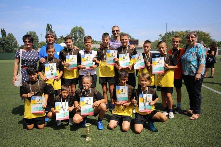 Отлично представяне на младите футболисти на ОФК „Академик“ – Свищов в международен турнир