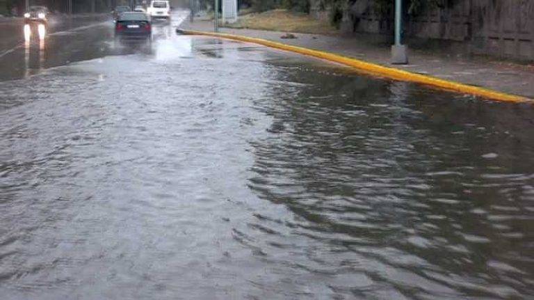 Горещи новини | Пороят наводни къщи в Горна Оряховица