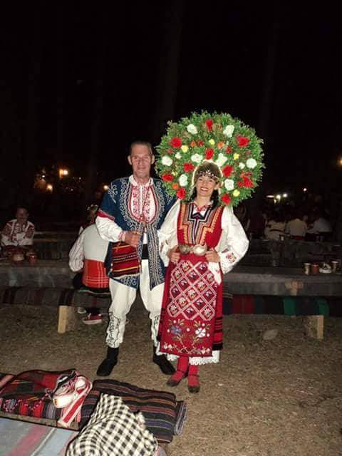 Сватбен венец от колекцията на еленчанин впечатли младоженци в Жеравна