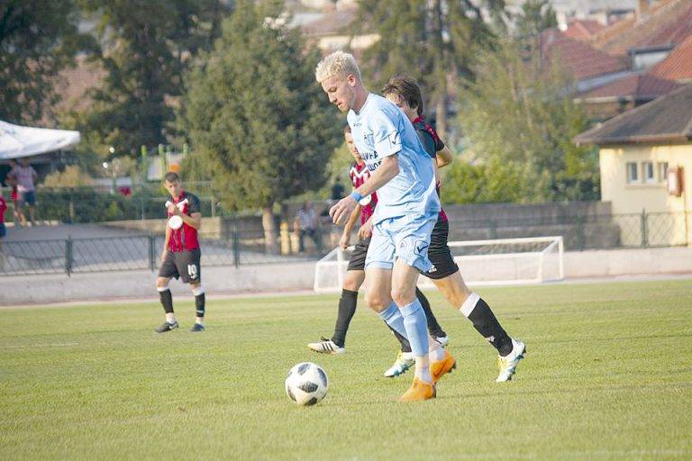 Спорт | “Академик” ликува в последната минута