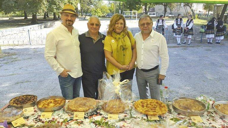 Култура | Вкусна баница похапнаха в Балван с гости от Бела Паланка