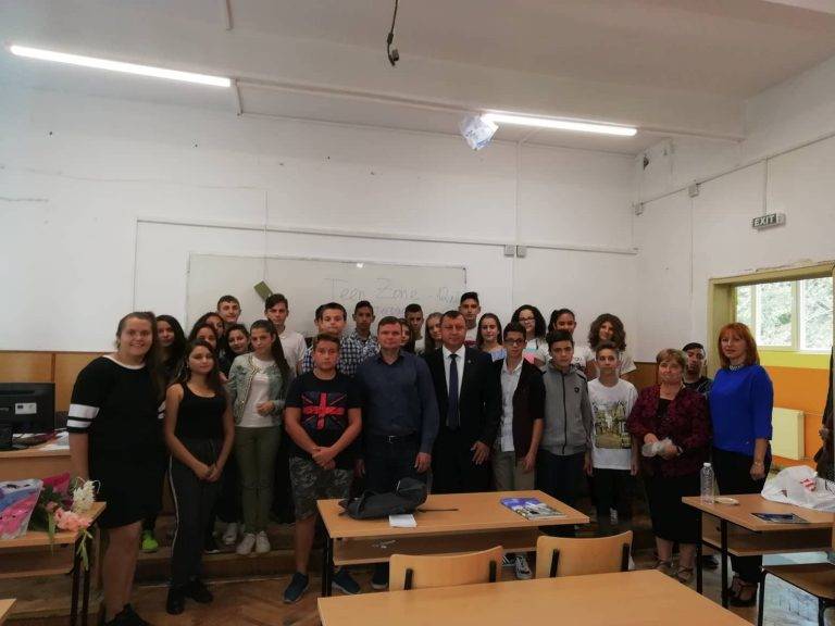 Павликени | 163 първокласници тръгнаха  на училище в Павликени