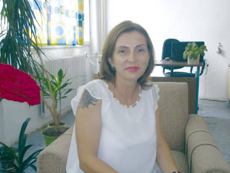 Здраве | Психологът д-р Наталия Любенова помага  даром на пациенти и лекари в Реанимацията