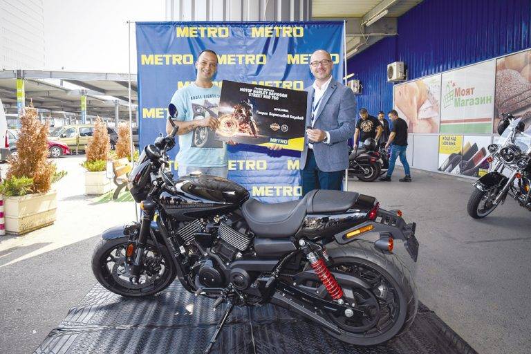 Късметлията Георги Казаков спечели мотор Harley Davidson от играта на МЕТРО