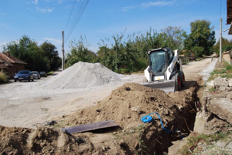 Цветан Цветанов инспектира ремонта на водопровода в Хаджидимитрово
