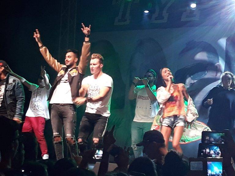 Концерт-спектакълът „Турнетооо“ пожъна невероятен успех сред младите хора в Свищов