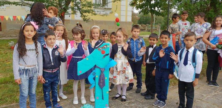 Удари първият звънец за учениците от Лясковска община