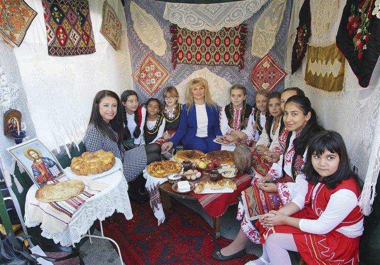 Вкусни шедьоври от цяла България показаха на фестивала “Житената питка” в Стражица