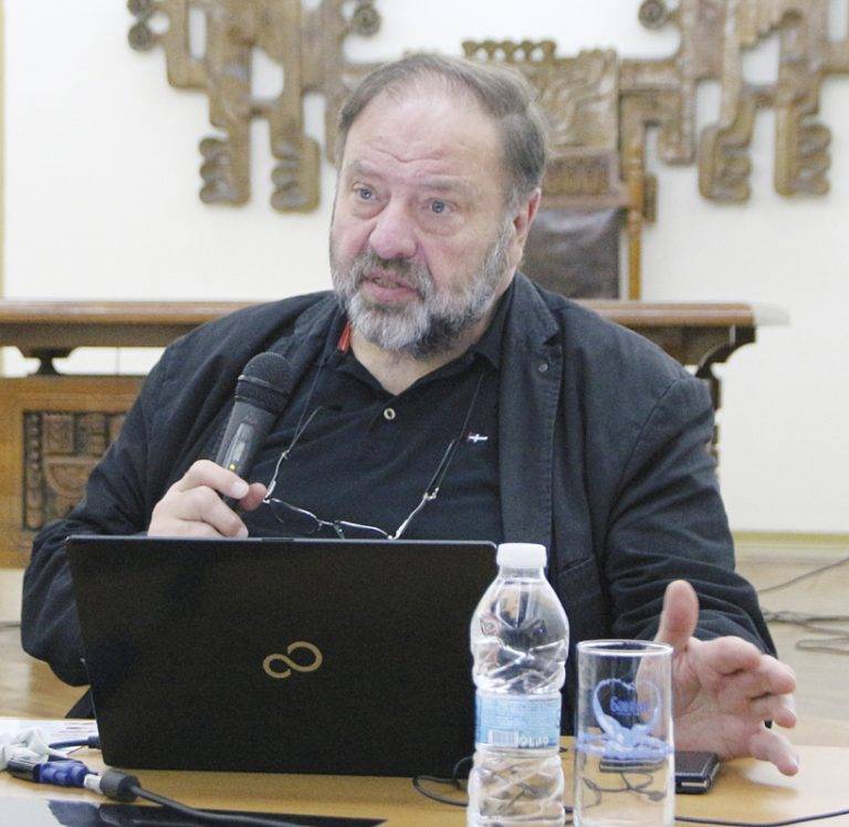 Здраве | Д-р Николай Шарков, председател на Българския зъболекарски съюз: “Студентите по дентална медицина разбират едва  в 3 курс как правилно  да си мият зъбите”