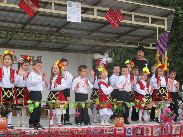 Лясковската детска градина „Радост” приключи проект с богат концерт