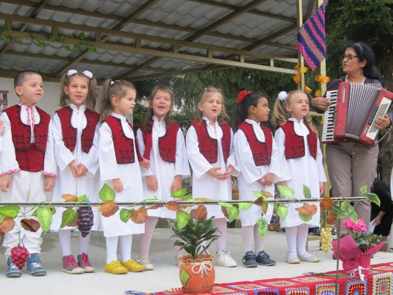 Лясковската детска градина „Радост” приключи проект с богат концерт