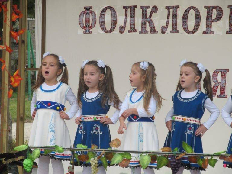 Горещи новини | Лясковската детска градина „Радост” приключи проект с богат концерт