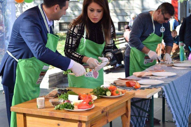 Депутатът Станислава Стоянова спечели кулинарно състезание в Елена