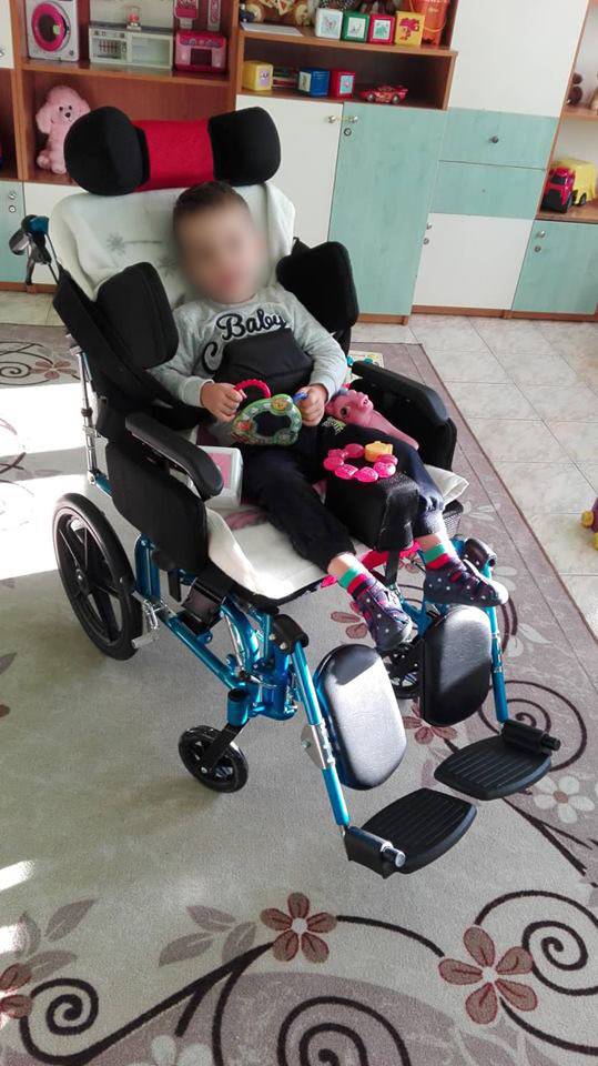 Здраве | Дариха инвалидна количка на Дневният център към Дома в Дебелец