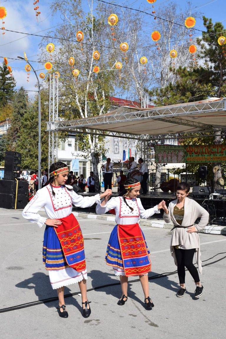 „ФОЛКСТРАЖ” събра в Стражица девет състава от страната
