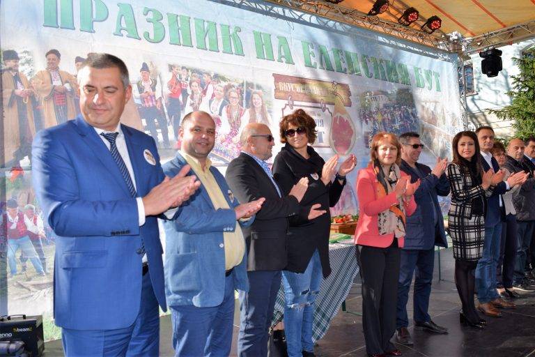 Проф. Любомира Попова стана втора на кулинарен конкурс в Елена