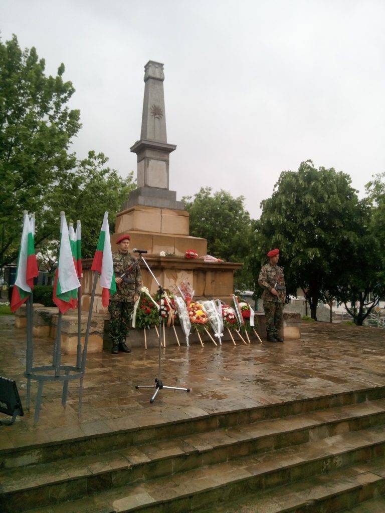 Пари и власт | Правителството отпусна 5000 лв. за паметника на 33-ти Свищовски полк в Свищов