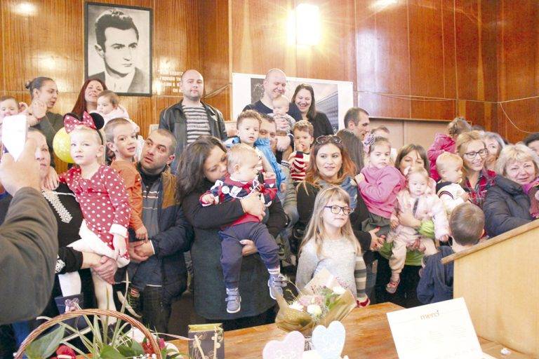 Неонатолози и семейства празнуваха  Световния ден на недоносените деца