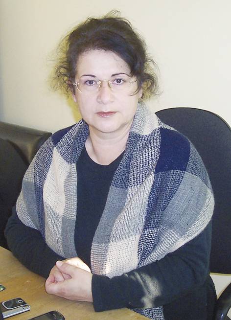 Здраве | В училищата закуски пълнят кошчета, лавки пробутват чипс и боядисани сокчета