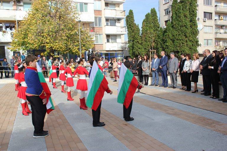 Откриха обновения площад в Г. Оряховица