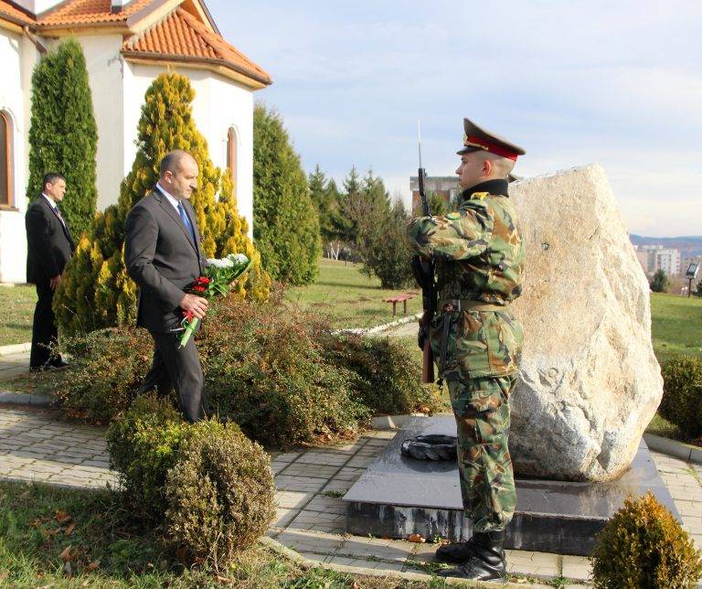 Президент и вицепремиер почетоха празника на НВУ “Васил Левски” (снимки)