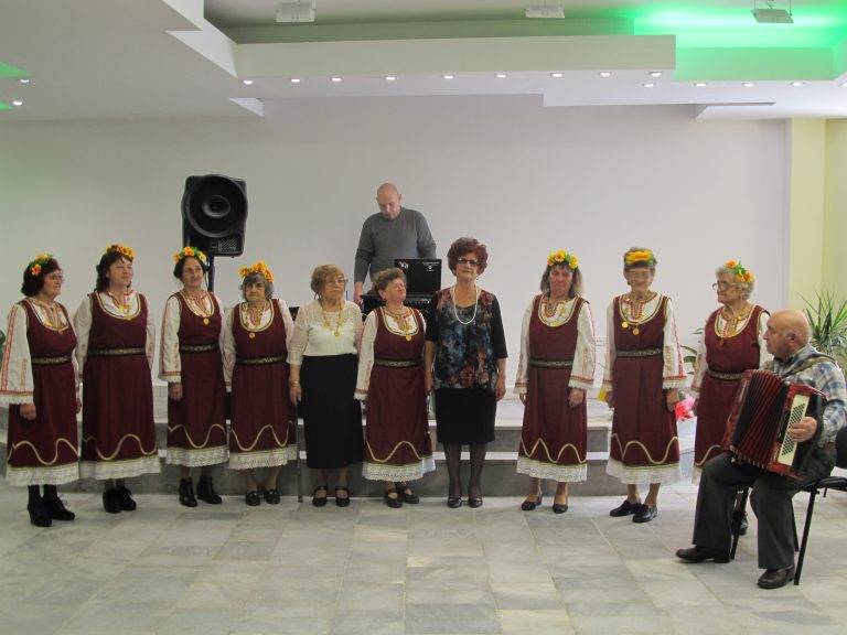 Две важни годишнини отпразнуваха пенсионерите от лясковския клуб „Зора”