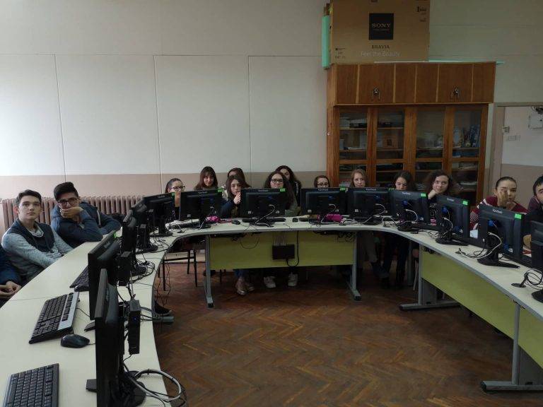 Ученици от СУ „Николай Катранов“ се включиха в инициатива на ЦЕРН