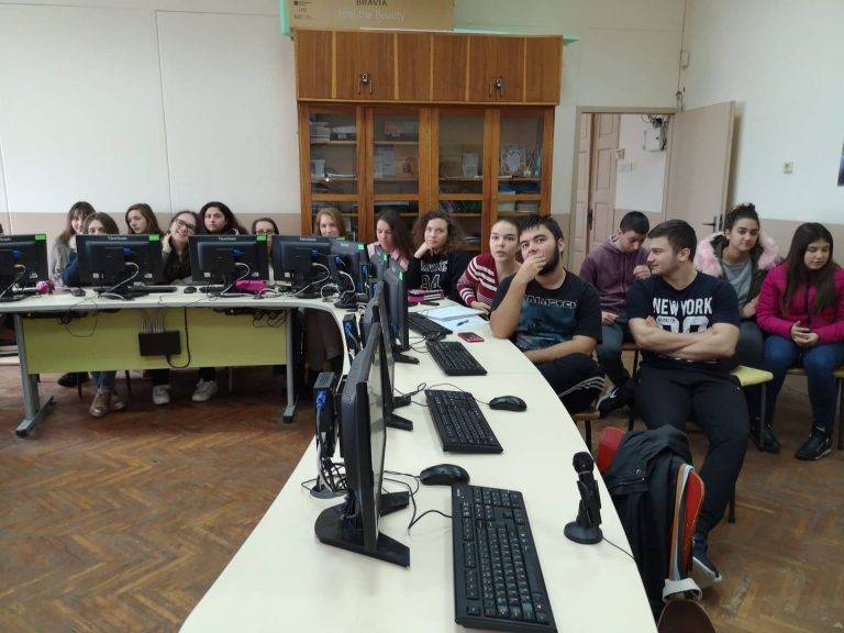 Ученици от СУ „Николай Катранов“ се включиха в инициатива на ЦЕРН