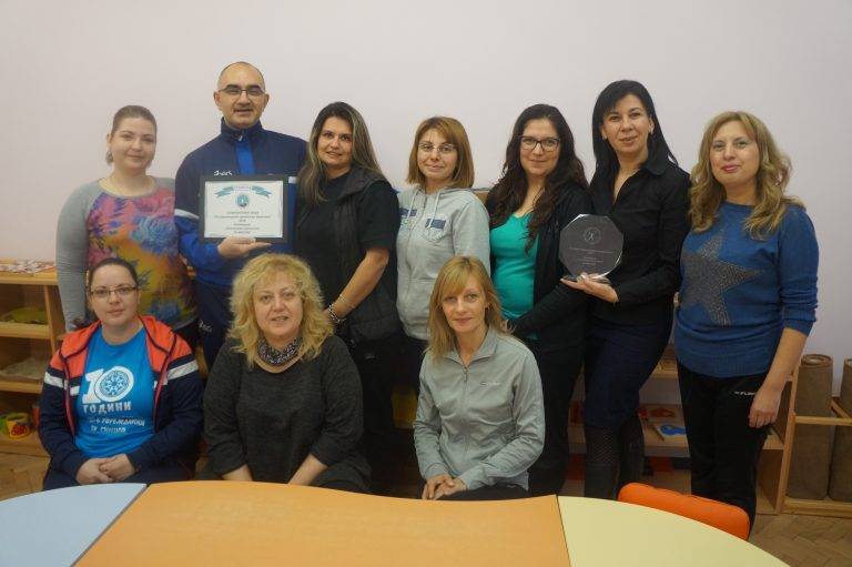 Отличиха община Свищов с почетен знак „Аз гарантирам щастливо детство“