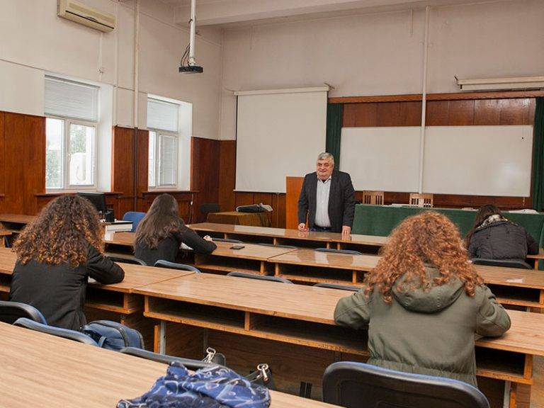 Студенти от Стопанска академия участват в конкурса за стипендианти на фондация „Атанас Буров”