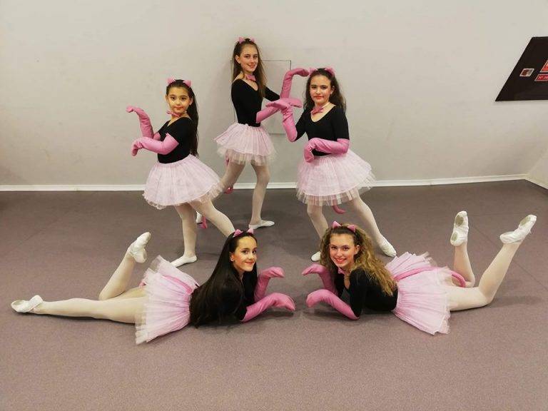 Горещи новини | Отлично представяне на лясковската Танцова школа в „Празник на танца” в морската столица