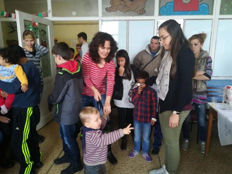 Здраве | Евангелската църква зарадва болни деца в Горна Оряховица