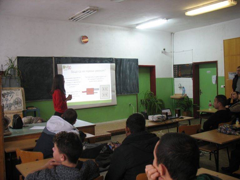 Горещи новини | Над 150 ученици от В. Търново и Г. Оряховица станаха част от кампанията „Научи ме да умея“ на Ева Майдел