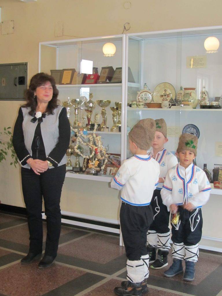 Коледарски дружини нарекоха за здраве и берекет в Община Лясковец