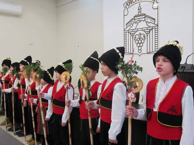 Коледарска група нарича успехи на лясковските парламентаристи