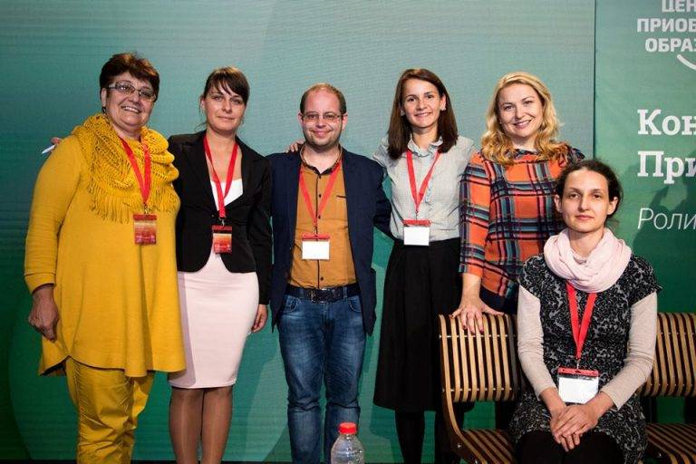 С пъстра и многообразна програма празнува НУ “Цани Гинчев” в Лясковец