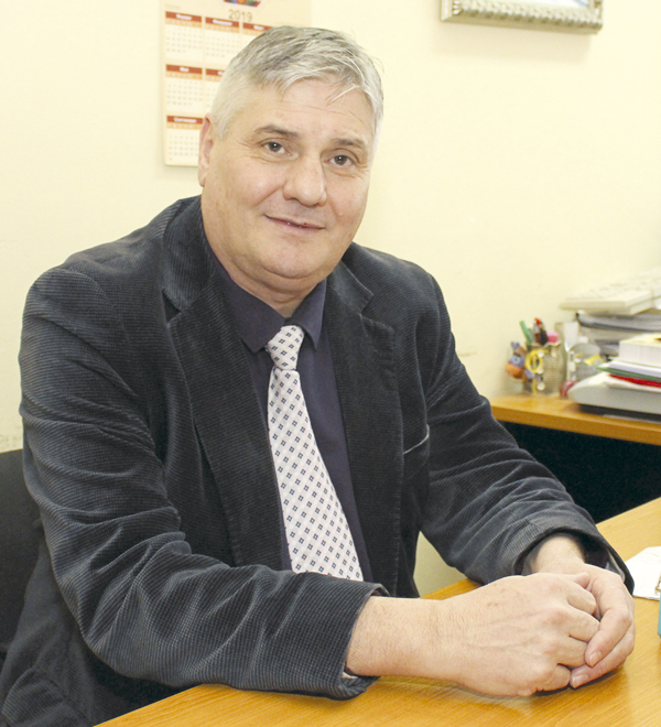 Съдбата събира Стела и Атанас Дерменджиеви в семейство на стълбичката на победителите на стадион “Академик”