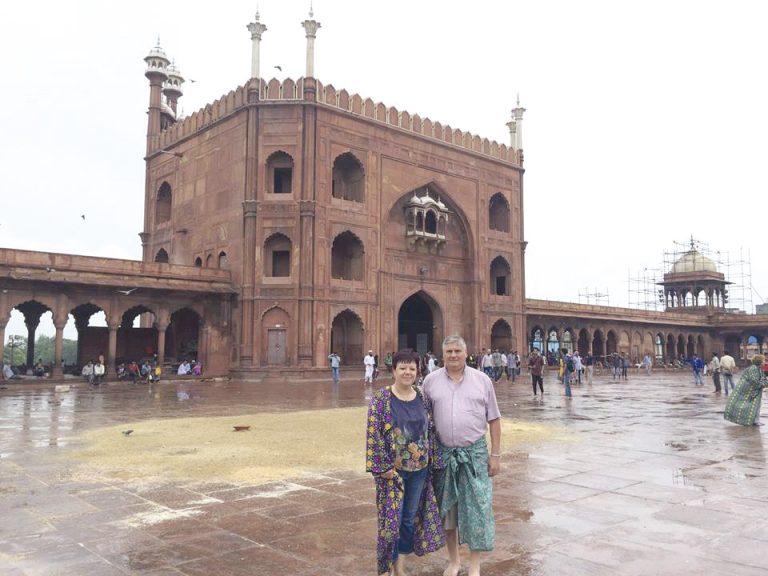 Съдбата събира Стела и Атанас Дерменджиеви в семейство на стълбичката на победителите на стадион “Академик”