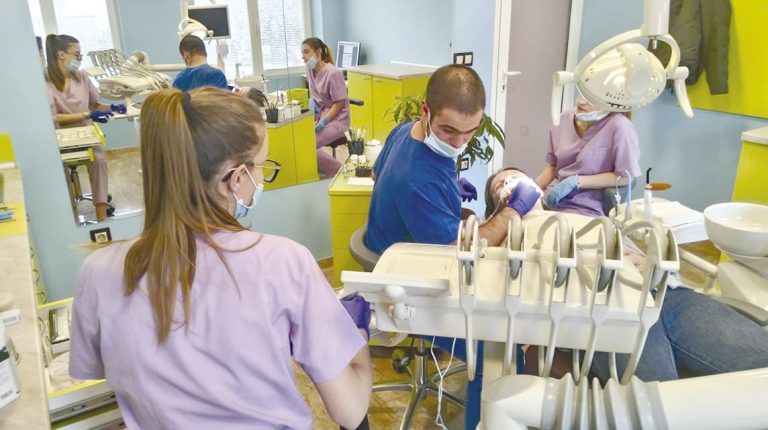 Д-р Трифон Косев е първият лекар в  семейството на военен диригент и учител