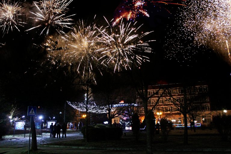 С кръшни хора и заря празнуваха в Стражица