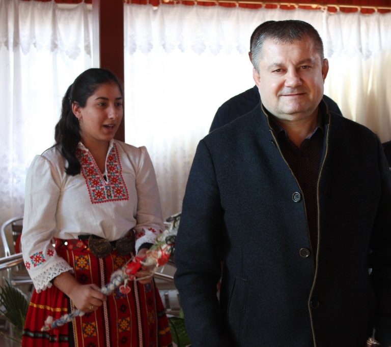 Община Стражица посрещна сурвакарчета за Василица