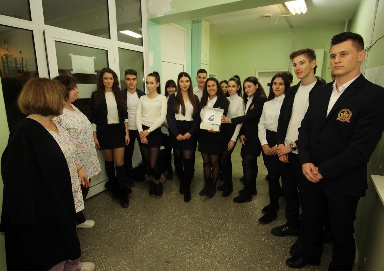 Горещи новини | Колежани от АК „Аркус” дариха  на болницата хемоглобинометър