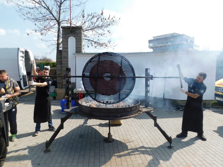 Ути Бъчваров: „Кюфтето трябва да e като каскет, а кебапчето като вратовръзка“