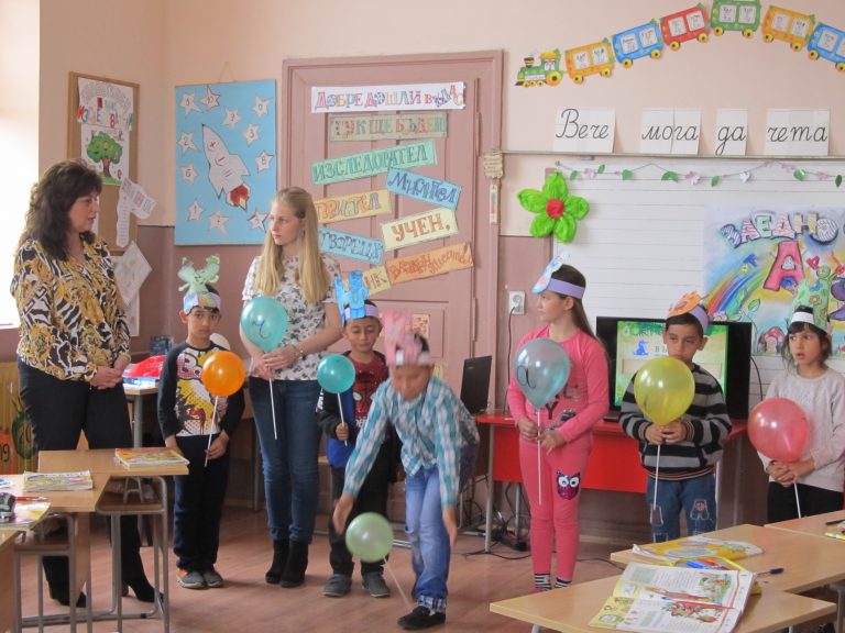 В Лясковец и Джулюница празникът на буквите премина в игри, песни, четене и със сладки изкушения