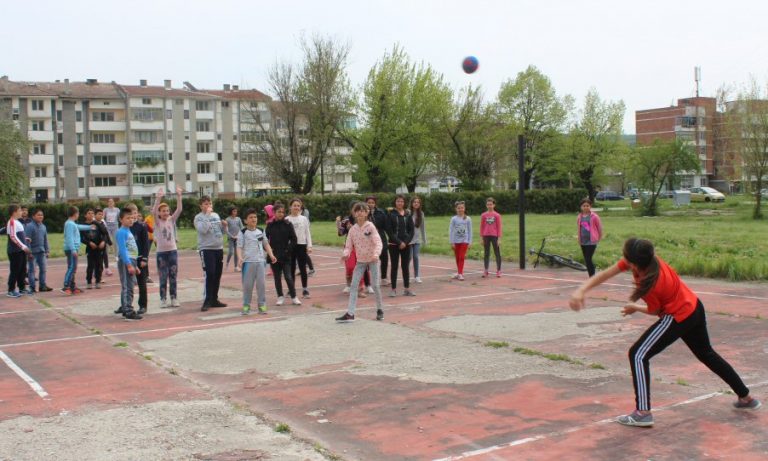 Спортен празник за Деня на Земята организираха от община Стражица